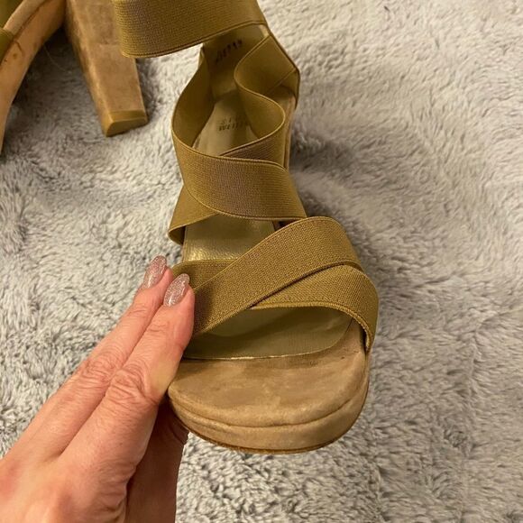 Stuart Weitzman suede heels, size 8,5 - Picture 7 of 9